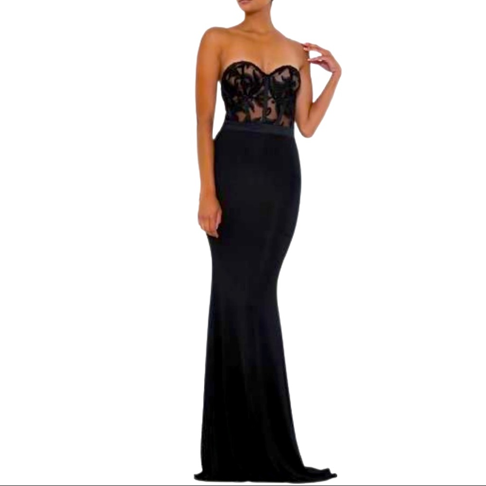Sexy black gown- never worn 💃🏼